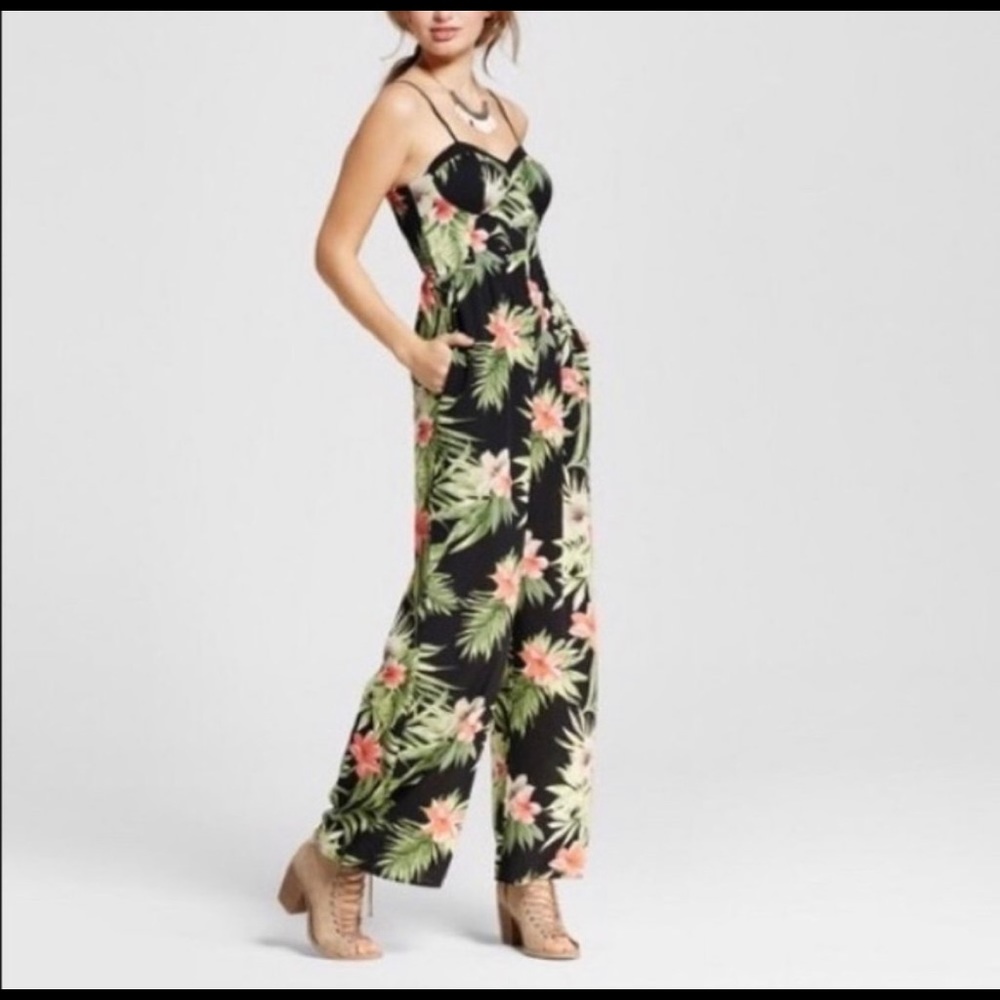 Floral jumpsuit / NWT Sz M